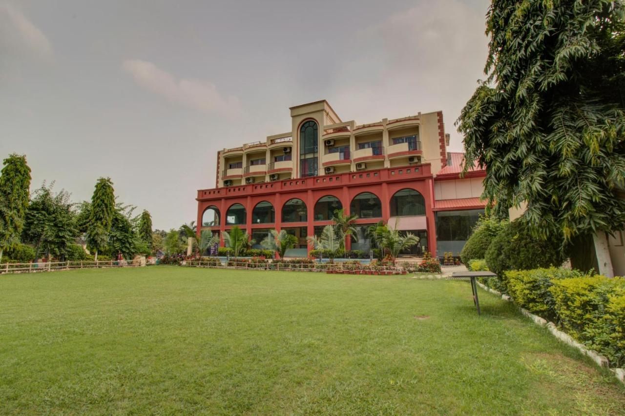 Oyo 3575 The Wave International Jamshedpur Exterior photo
