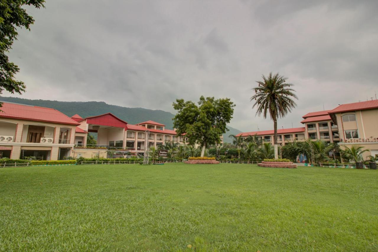 Oyo 3575 The Wave International Jamshedpur Exterior photo