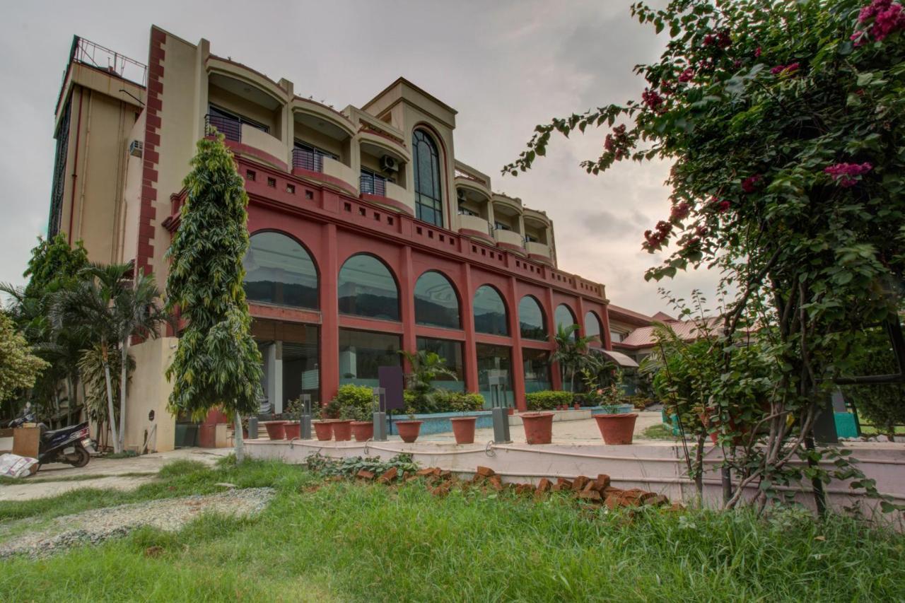 Oyo 3575 The Wave International Jamshedpur Exterior photo